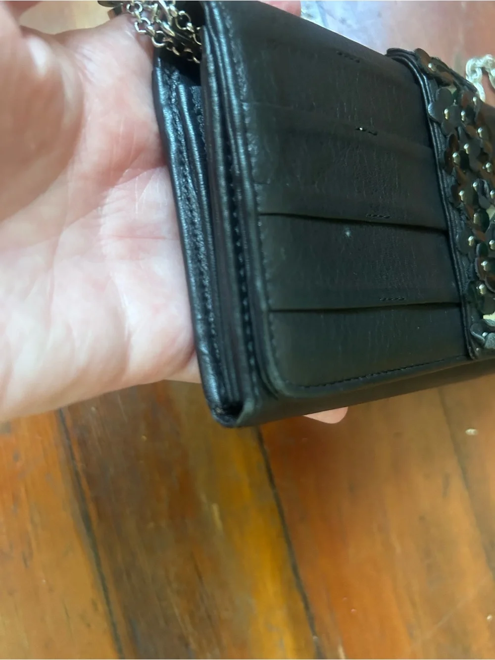Anteprima sleek black